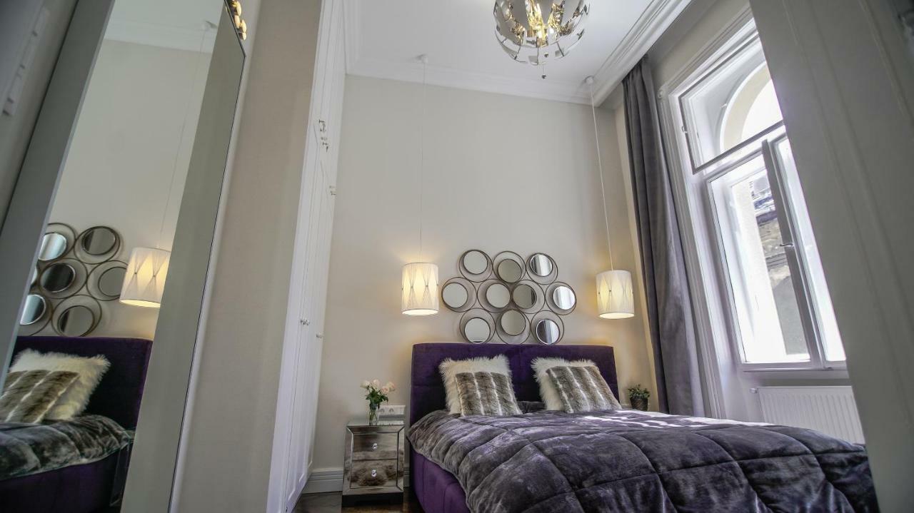 Apartment Opera With Free Parking, 2br2ba, Ac Budapest
