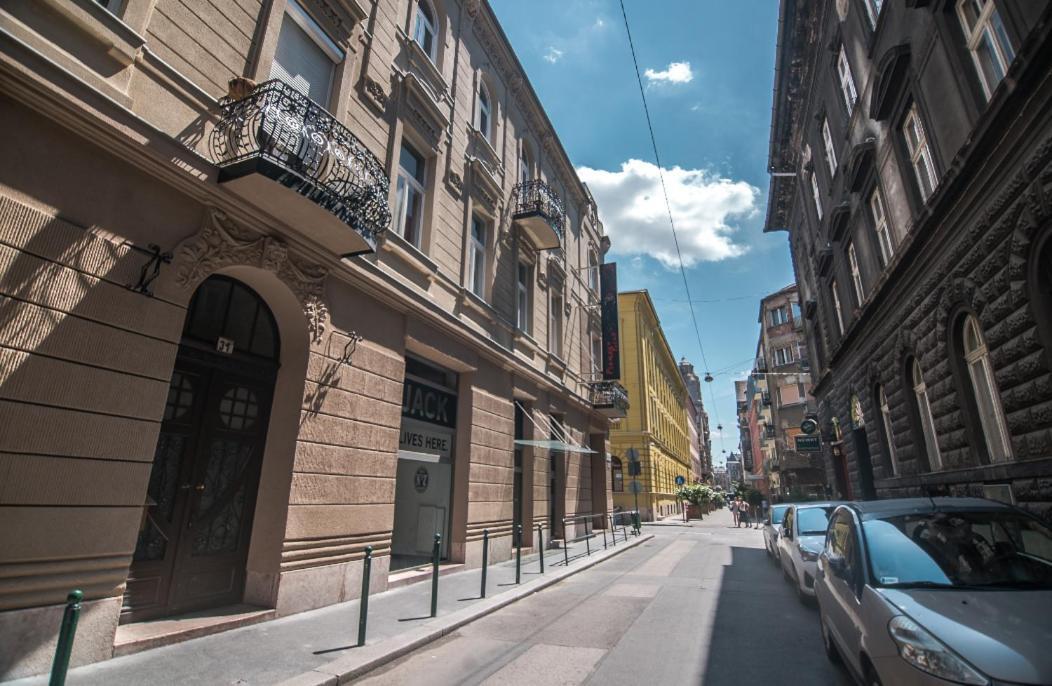 Opera With Free Parking, 2br2ba, Ac Budapest