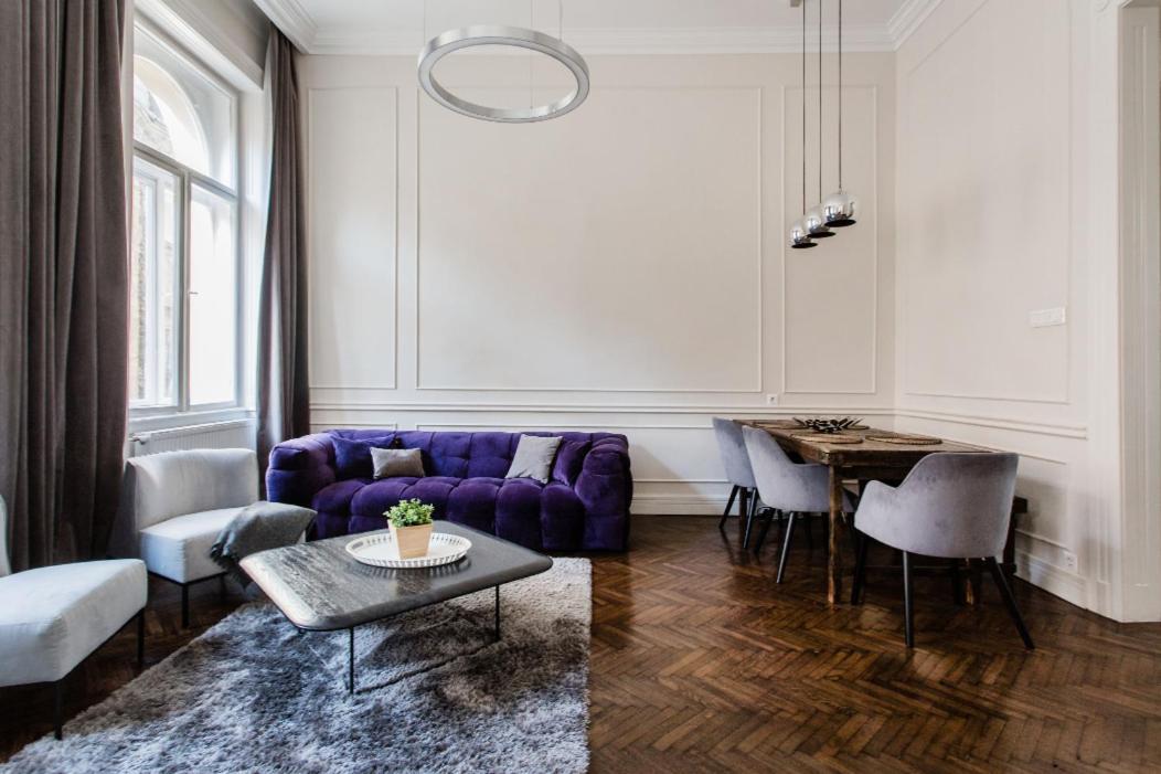 Opera With Free Parking, 2br2ba, Ac Apartment Budapest
